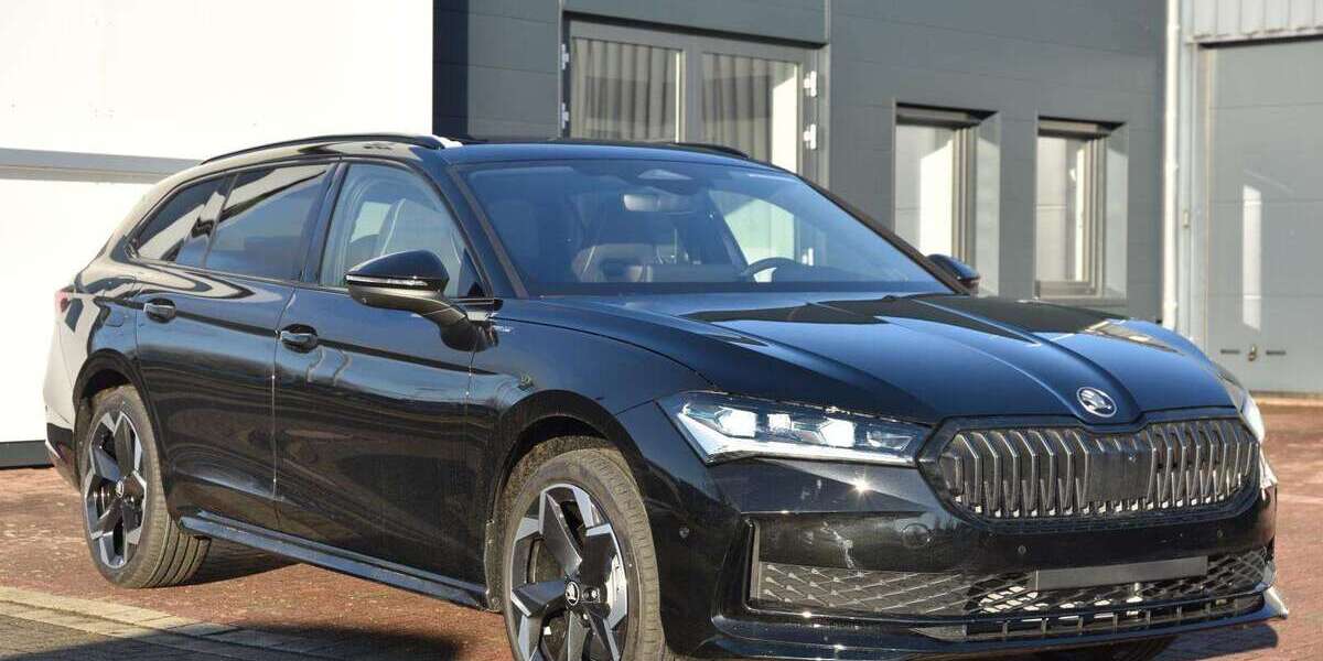 Skoda Superb 5.000 km 51.400 &euro; Aschersleben 06449