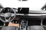 VW Golf VIII Variant 1.5 TSI R-Line LED+KAMERA+ACC 30.953 km 26.700 &euro; Hagenow 19230