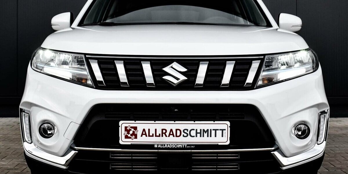 Suzuki Vitara Comfort+ 1.5l AGS ALLGRIP HEV 30.712 km 21.990 &euro; Höchberg-Würzburg 97204
