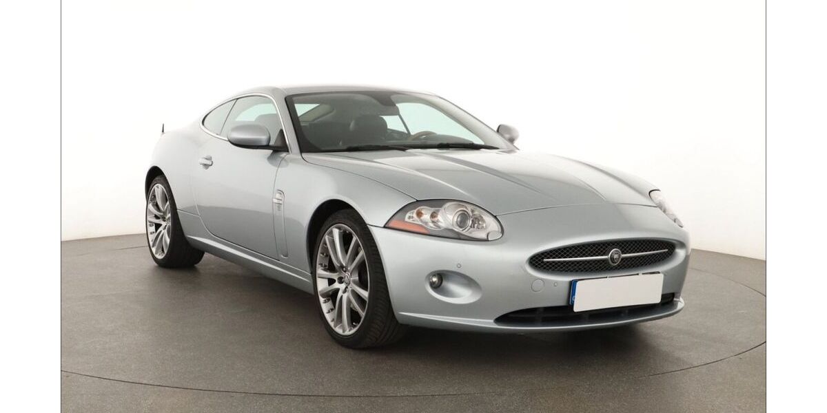 Jaguar XK 134.229 km 16.700 &euro; Praha 