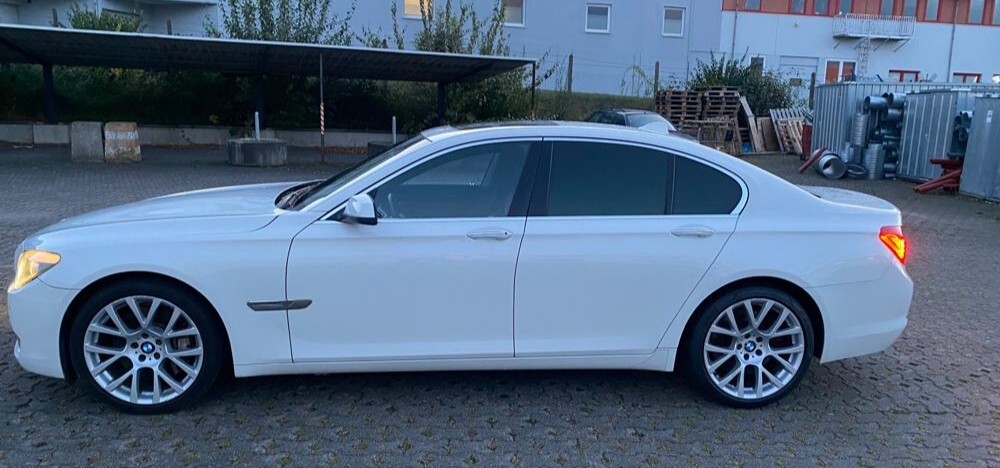 BMW 750 70.000 km 22.000 &euro; Bad Lippspringe 33175