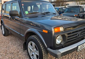 Lada Taiga 90.000 km 9.500 &euro; Waltershausen 99880