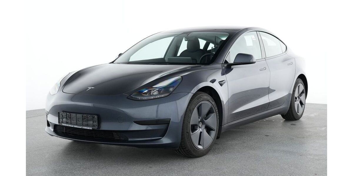 Tesla Model 3 74.216 km 24.086 &euro; Eschborn 65760