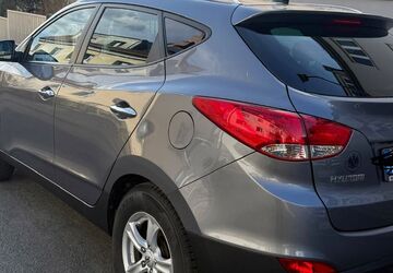 Hyundai ix35 60.800 km 8.900 &euro; Frankfurt am Main 60431