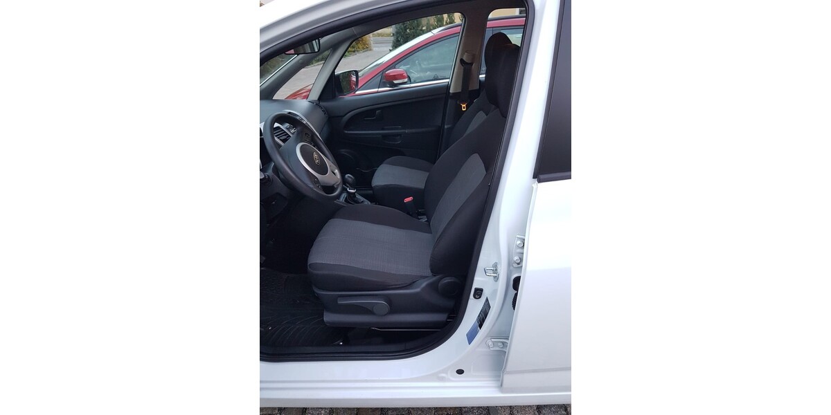 Kia Venga 101.000 km 7.500 &euro; Dresden 01067
