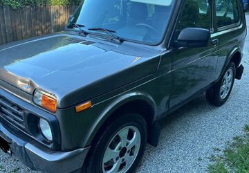 Lada Urban 55.000 km 8.900 &euro; München 81827