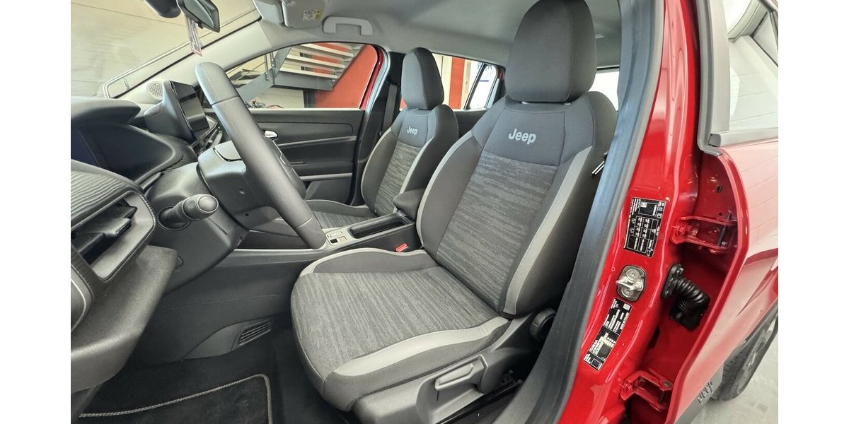 Jeep Avenger Elektro Longitude 54 kWh Navigation 24.400 km 19.790 &euro; Lich 35423