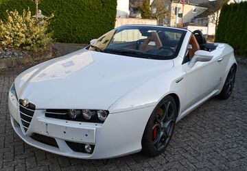 Alfa Romeo Spider 30.000 km 22.999 &euro; Köln 50735
