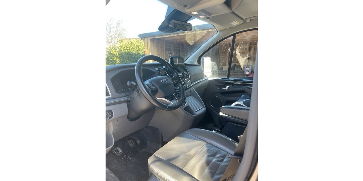 Ford Tourneo Custom Bus 140.000 km 28.000 &euro; Süderstapel 