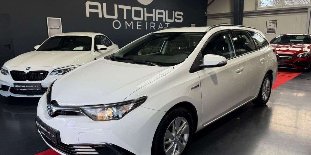 Toyota Auris 154.000 km 12.900 &euro; Essingen (bei Aalen) 73457