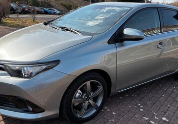Toyota Auris 118.377 km 10.990 &euro; Suhl 98529