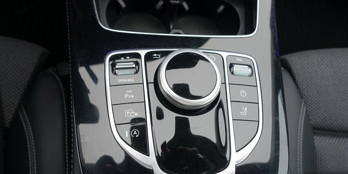 Mercedes-Benz E 220 d 4Matic Avantgarde Leder AHK eGHSD 8x Alu 71.000 km 25.950 &euro; Neumarkt/OPf 92318