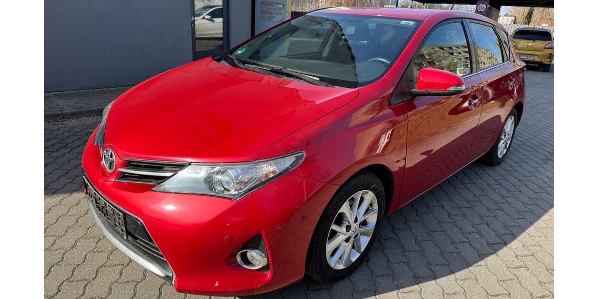 Toyota Auris 120.000 km 8.499 &euro; Berlin 13055