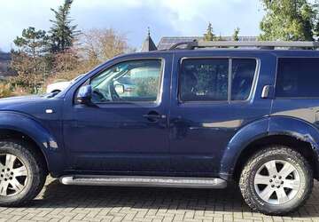 Nissan Pathfinder 300.000 km 3.666 &euro; Leun 35638