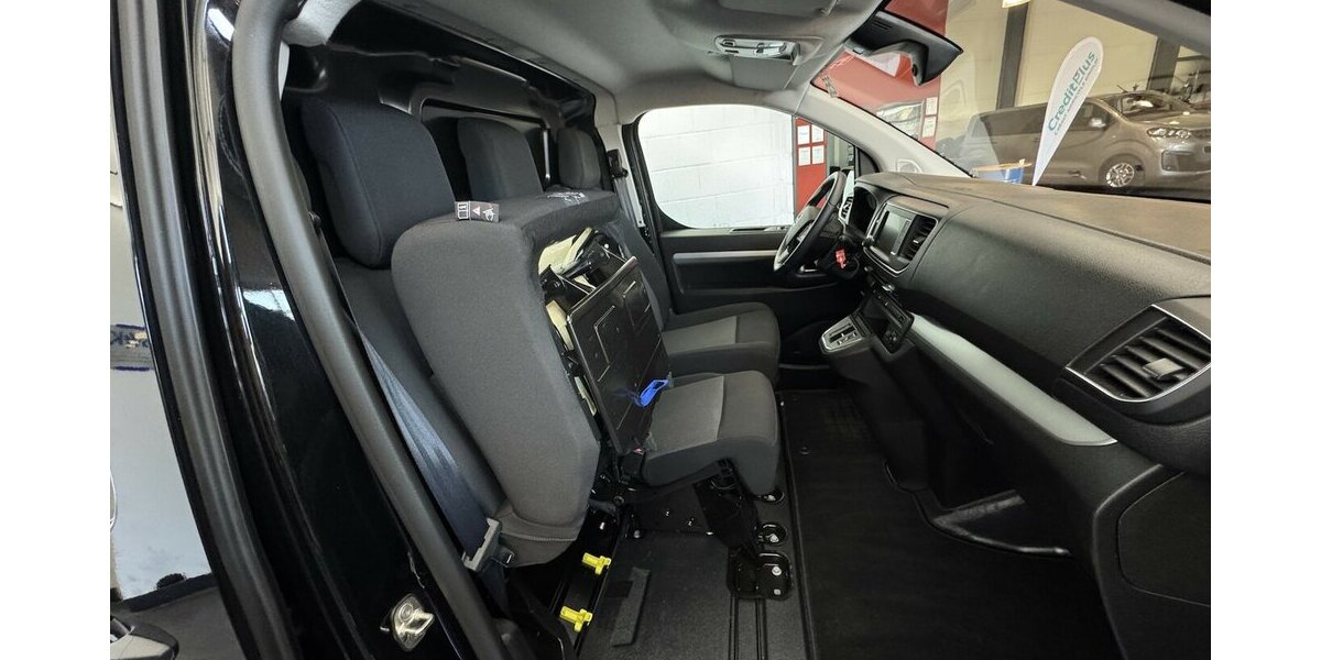 Opel Vivaro -e Cargo Elegance M 75 kWh 1. Hand 14.200 km 26.550 &euro; Lich 35423
