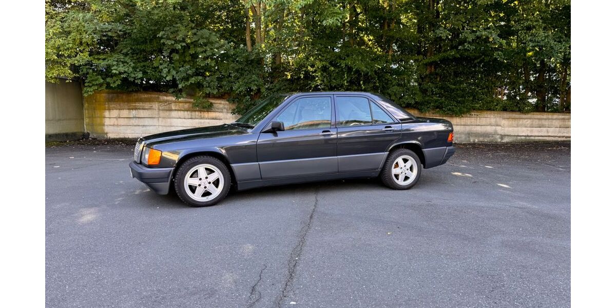 Mercedes-Benz 190 271.500 km 7.990 &euro; Kassel 34121