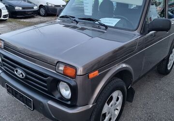 Lada Taiga 114.000 km 4.999 &euro; Rosenheim 83026