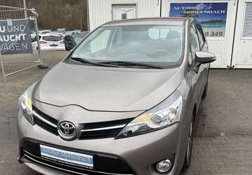 Toyota Verso 142.000 km 8.499 &euro; Moerlenbach 69509