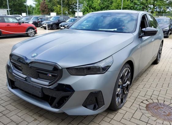 BMW i5 2.280 km 72.800 &euro; München 80939