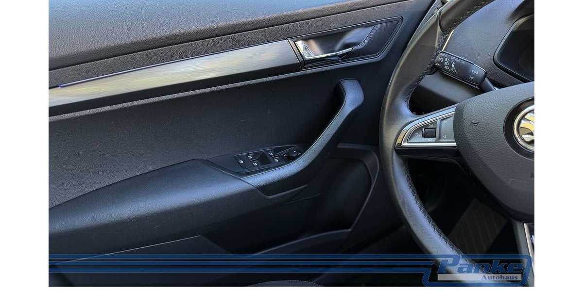 Skoda Karoq Ambition*1-Hand*Automatik*Navi*SHZ*Tempo 60.359 km 17.860 &euro; Berlin 13187
