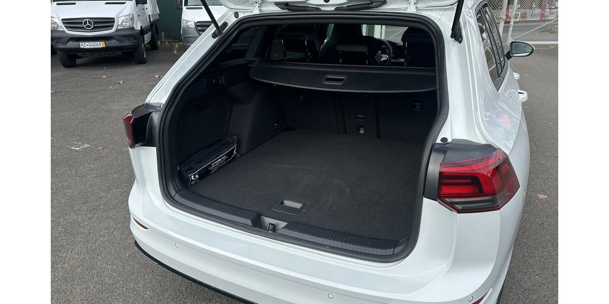 VW Golf Variant R-Line Navi Winterpaket 85.883 km 18.900 &euro; Mainz 55122