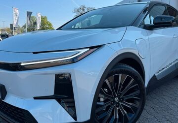 Toyota C-HR 4.900 km 52.600 &euro; Hildesheim 31137