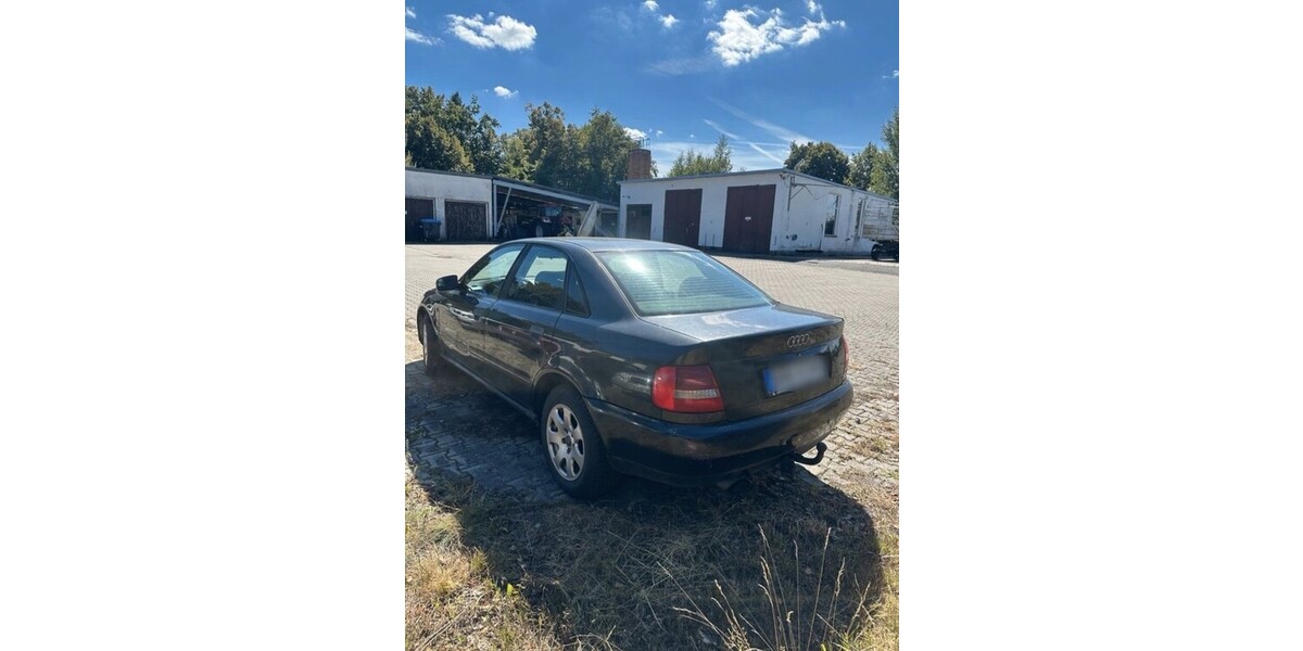 Audi A4 (B5) 215.000 km 2.000 &euro; Betten 