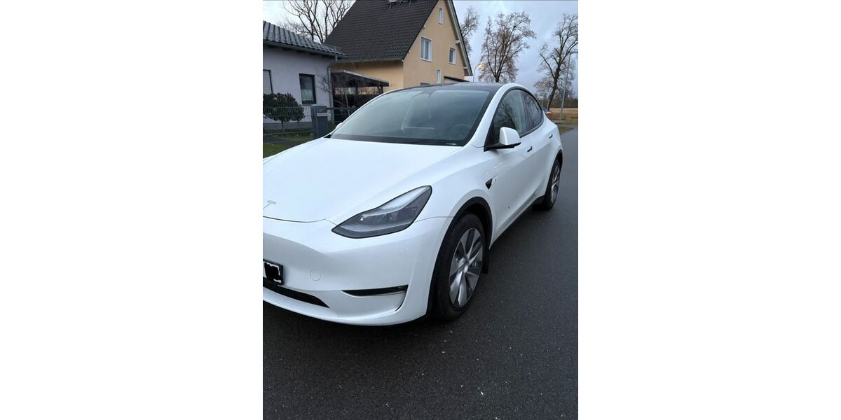 Tesla Model Y 23.800 km 36.990 &euro; Falkensee 14612