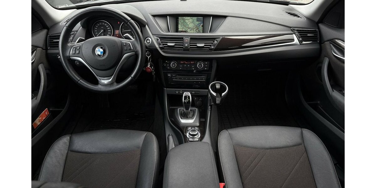 BMW X1 20d xDrive BI-XENON/TEMPOMAT/NAVI/PDC/SHZ/DAB 79.104 km 16.900 &euro; Villingen-Schwenningen 78054