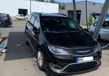 Chrysler Pacifica 145.000 km 16.500 &euro; Singen 78224