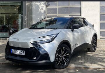 Toyota C-HR 5.500 km 43.980 &euro; Berlin 13403