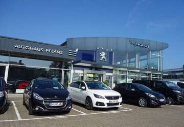 Peugeot 208 9.990 km 33.590 &euro; Bochum 44801