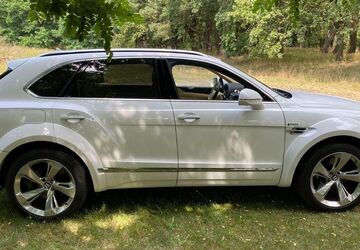 Bentley Bentayga 32.000 km 178.262 &euro; Milower Land 14715