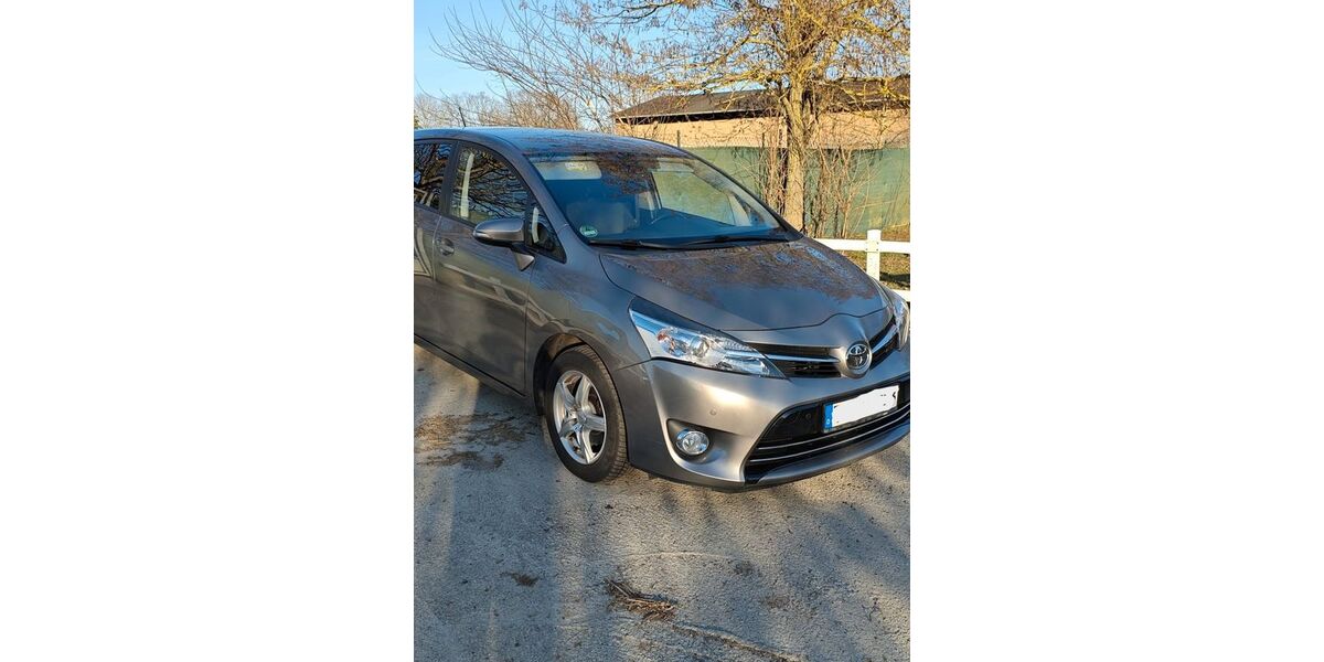 Toyota Verso 108.000 km 10.900 &euro; Berlin 12278