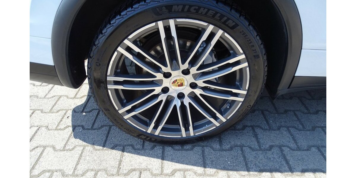 Porsche Cayenne S 4,2l Diesel Pano, Navi, 21 Zoll, Standhe 229.443 km 23.490 &euro; Rodgau 63110