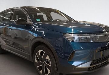 Opel Grandland (X) 4.668 km 29.990 &euro; Wilhelmshaven 26389