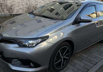 Toyota Auris 46.967 km 16.990 &euro; Berlin 12247