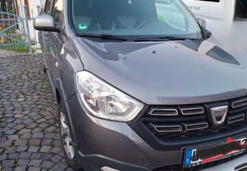 Dacia Lodgy 98.500 km 7.599 &euro; Erwitte 59597
