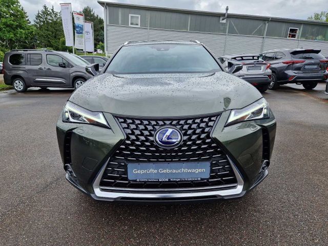 Lexus UX 9.828 km 29.750 &euro; Nürtingen 72622