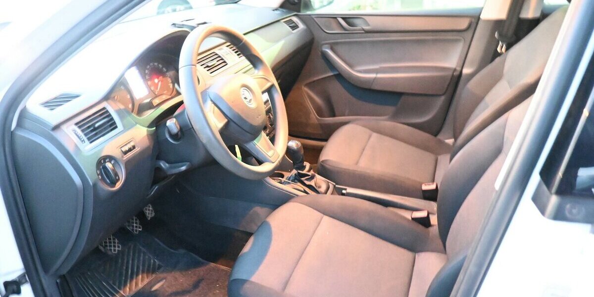 Skoda Rapid Spaceback 1.2 mit NAVI Steuerkette neu!!! 175.000 km 5.600 &euro; Seevetal - Hittfeld 21218