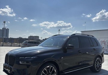 BMW X7 2.000 km 125.200 &euro; München 81247