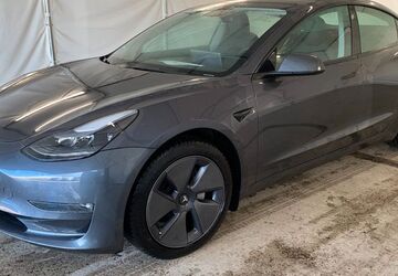 Tesla Model 3 53.250 km 28.350 &euro; Steinbach-Hallenberg OT Herges-Hallenberg 98587