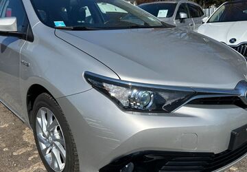 Toyota Auris 182.000 km 9.990 &euro; Ensdorf 66806