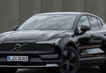 Volvo EX30 8.621 km 42.930 &euro; Bonn 53177