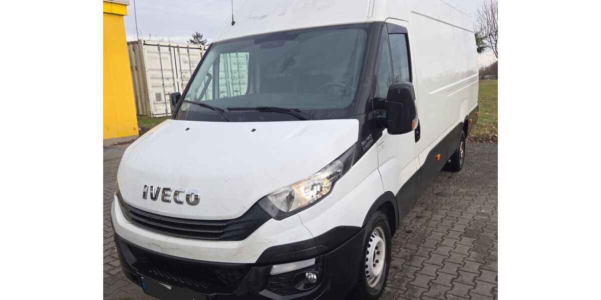 IVECO Andere 245.000 km 9.990 &euro; Illıngen 75428