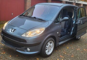 Peugeot 1007 158.700 km 999 &euro; Oldenburg 26123