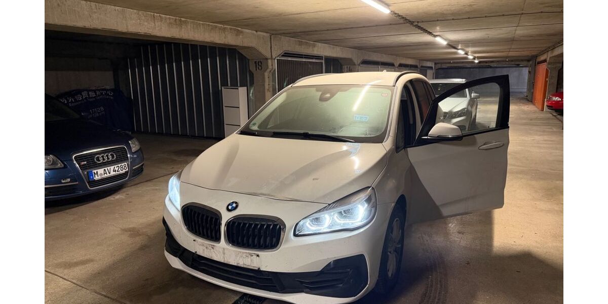 BMW 216 Gran Tourer 52.000 km 16.800 &euro; München 81927