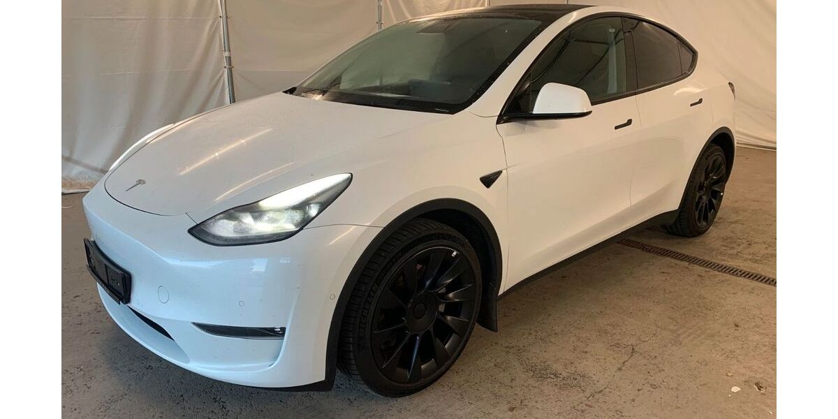 Tesla Model Y 56.203 km 32.950 &euro; Steinbach-Hallenberg OT Herges-Hallenberg 98587