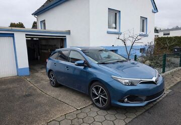 Toyota Auris 119.000 km 9.850 &euro; Hamm 59077