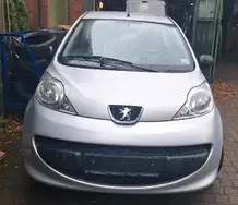 Peugeot 107 124.000 km 2.500 &euro; Itzehoe 25524